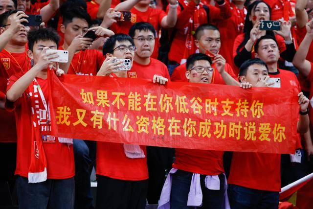 最新中国男篮官方发布：胡明轩等五位球员离队，全新集训阵容揭晓！